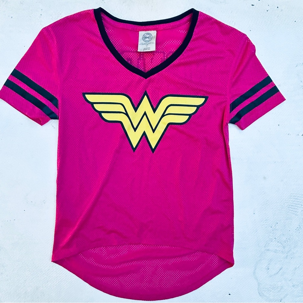 DC Comics Pink Wonder Women Jersey Style Lightweight T-shirt Women’s Size Small